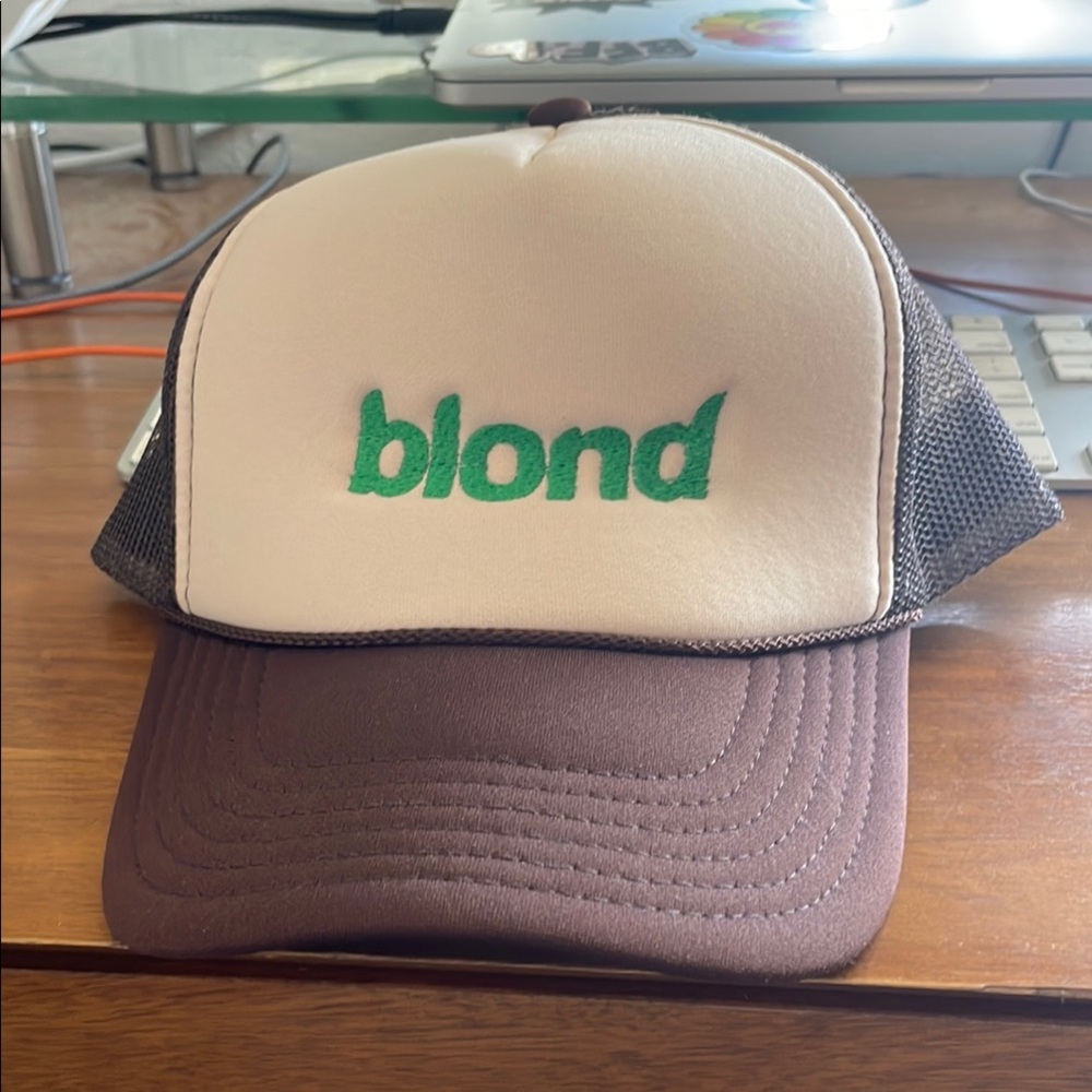 Blond Trucker Hat in Brown and Cream